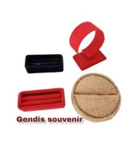 Tempat cincin gelang satuan