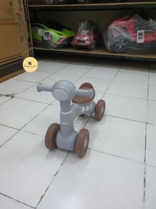 ET 2005 Abu abu Balance Bike Exotic