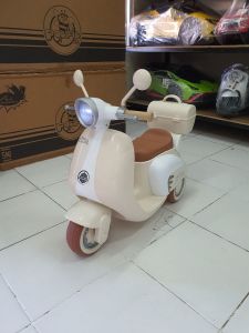 NW 113 Krem New Scoopy