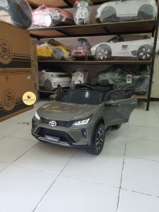 M 7588B Eva Merah Jeep Fortuner Ban Karet Lisensi
