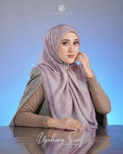 UHGANTY SCARF BYNADHEERA