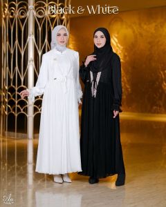 Abaya plisket by Aden (BLACK & WHITE)