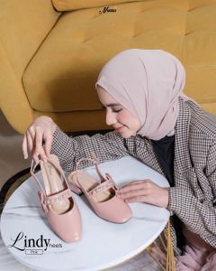 LINDY SANDAL BY NUNNA