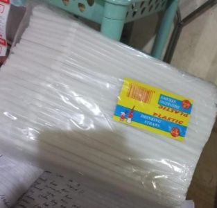 Sedotan LB putih