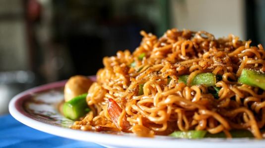 Mie Goreng Ayam Kecap Pedas