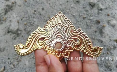 New lempengan sudut mahkota