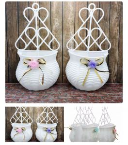 Vas bunga keranjang gantung Shabbychic cinta 