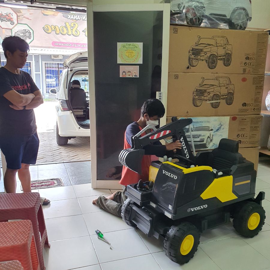Ve 888 Kuning Excavator Elektrik