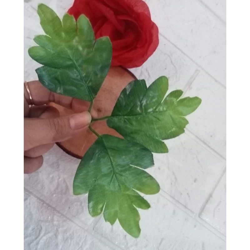 Daun artificial D5