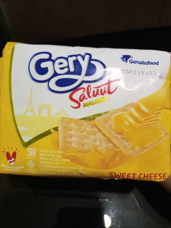 Gery Saluut Malkist Sweet Cheese / Coklat / coklat kelapa