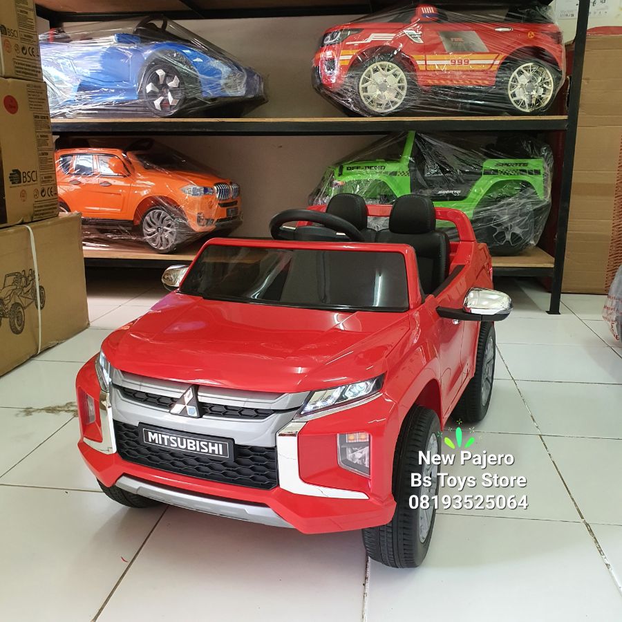 M 8688 Merah Mobil Mitsubishi Triton Lisensi no Garansi