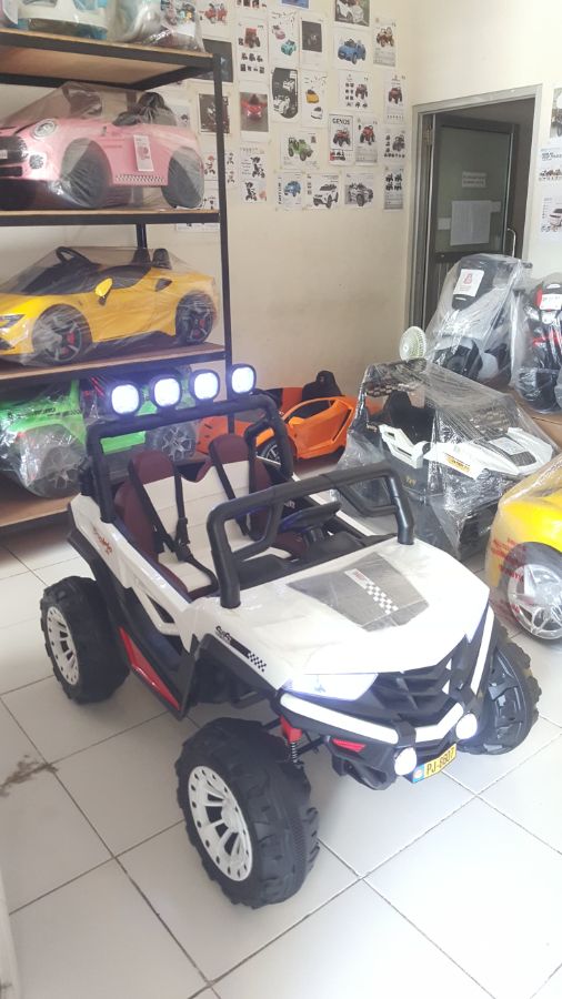 Pj 8607 Putih Jeep Legion 4WD