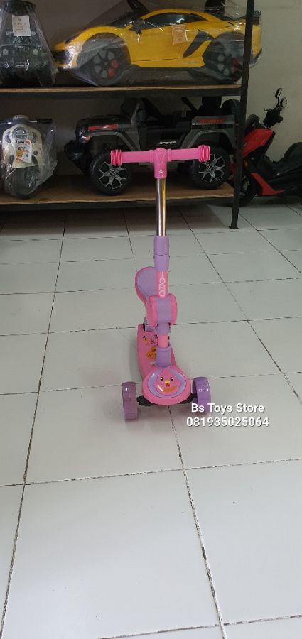 ST 05 Pink Skuter Duduk Iora Bisa Dilipat