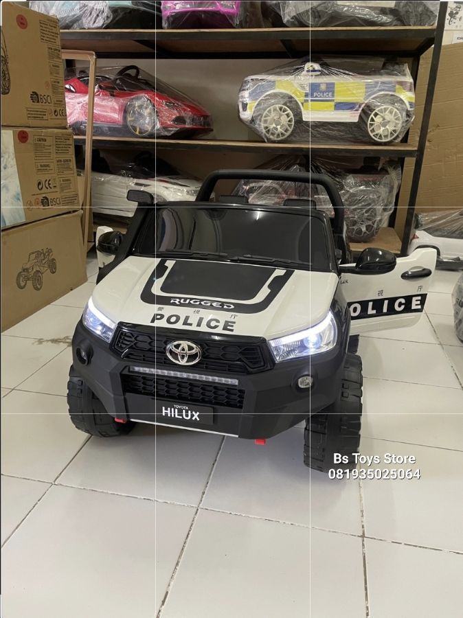 HL 860 Hitam Putih  Hilux Police Lisensi Bergaransi 