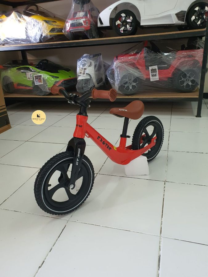ET 3112 Merah SepedaPush bike Balance Bike Sepeda Keseimbangan Ban Karet Pompa