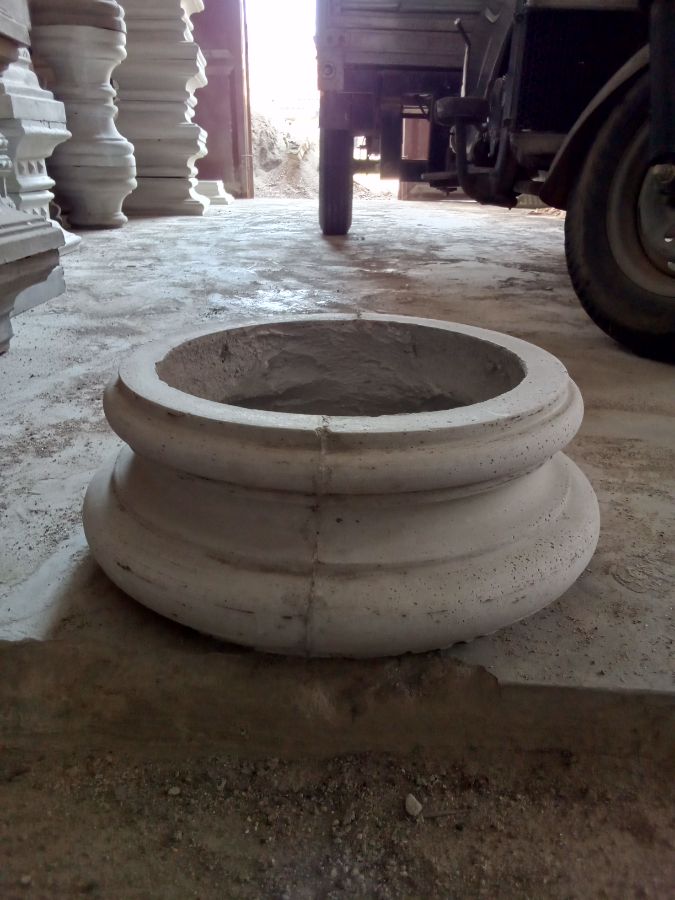 Topi bulat 35an bawah
