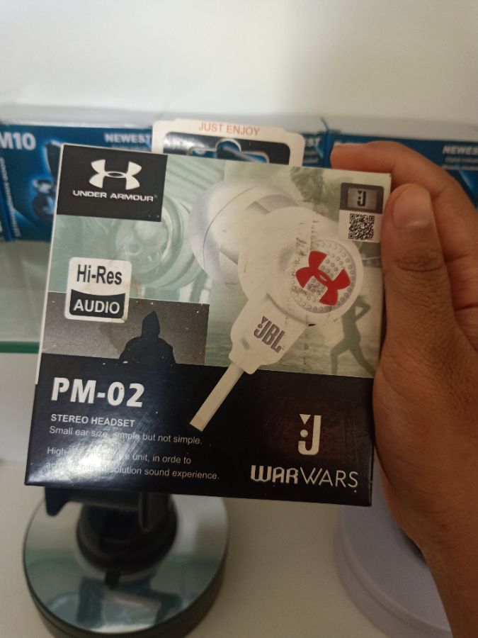 HS Jbl PM02