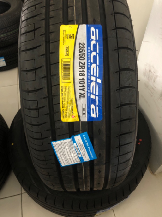 BL ACC 235/50-18
