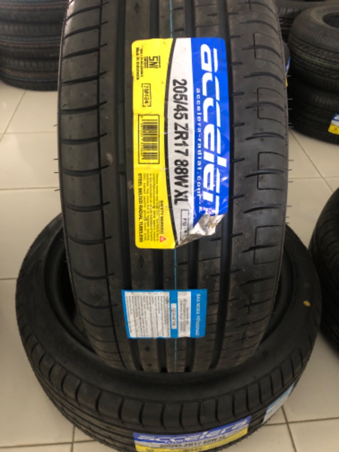 BL ACC PHI 205/45-17