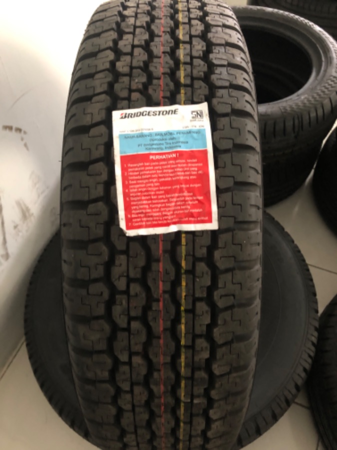 BL BS 689 235/75-15