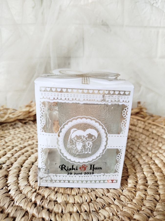 Souvenir gelas cangkir motif bunga timbul