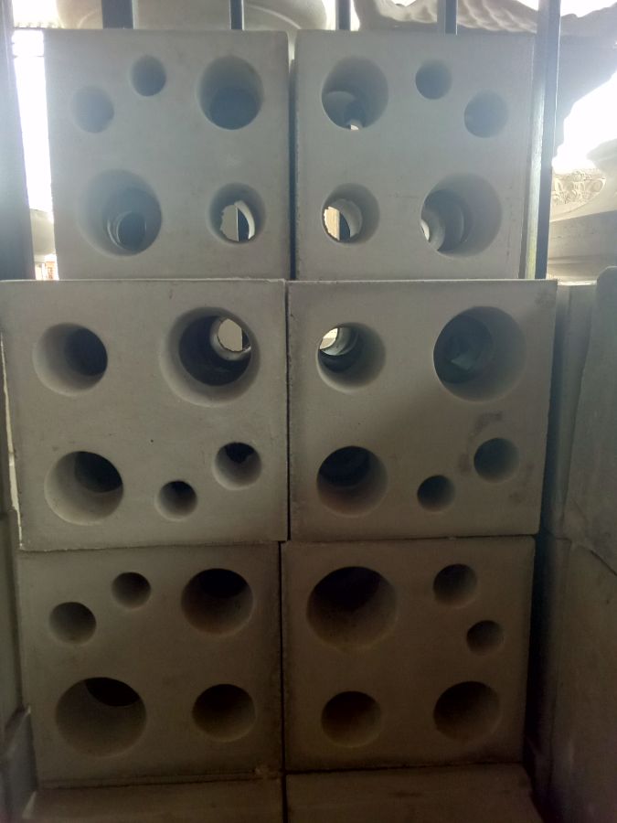 ROSTER 20X20 LOBANG BULAT