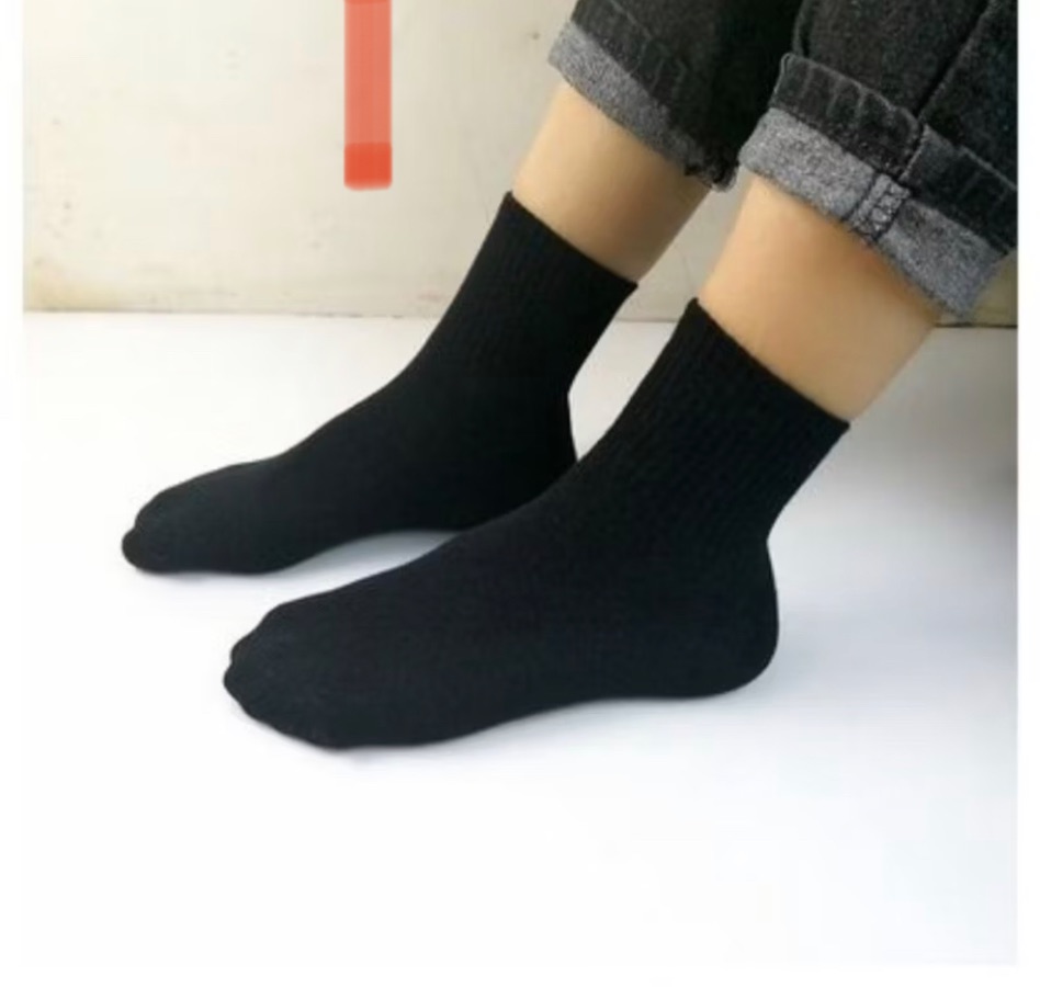 KAOS KAKI HITAM POLOS PENDEK K1