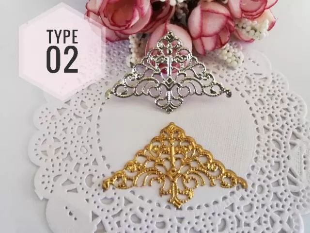 100 pcs charm sudut siku kecil