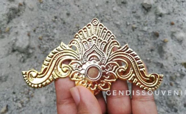 New lempengan sudut mahkota
