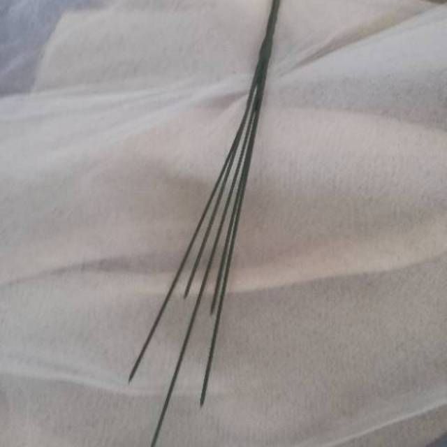 Tangkai kawat 5 cabang bunga plastik hijau 