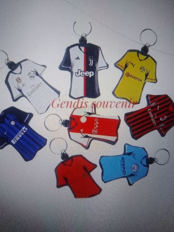 (1biji) gantungan kunci unik model baju club bola
