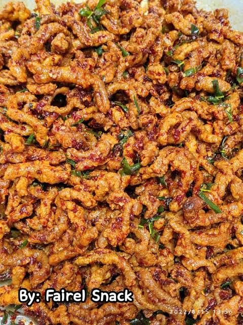Keripik usus pedas