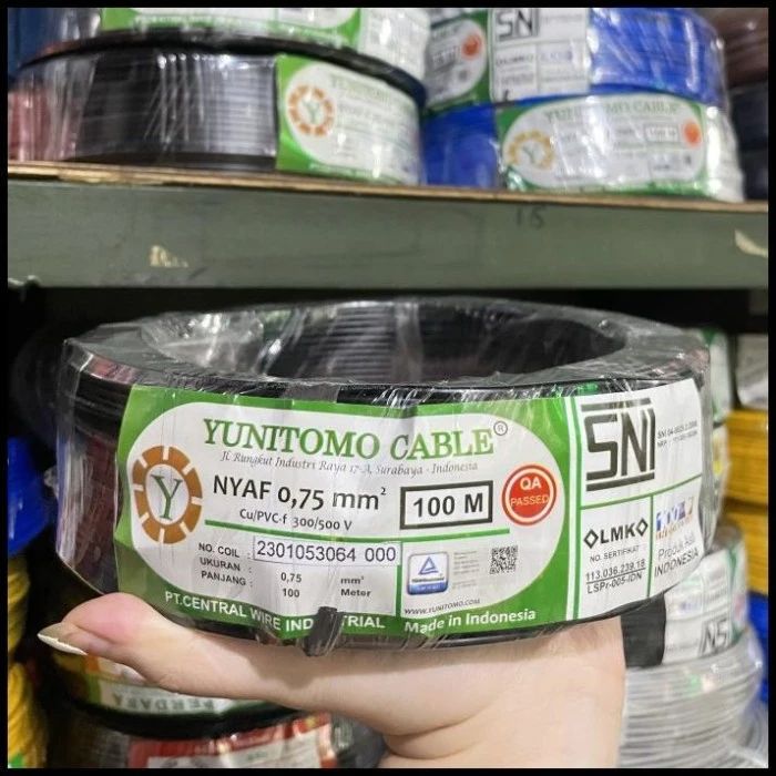 Yunitomo- 450-750 V Kabel Hitam Sni 0.75