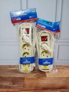 STOP KONTAK KABEL 4L 1.5M STARLUX