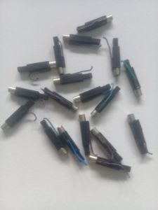 Pemantik strum kecil