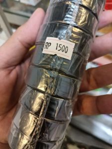 Solatip plastik hitam