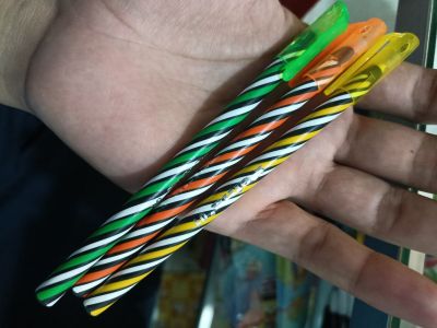 Bolpoin warna ulir pelana
