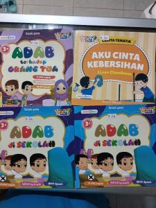 Buku cerita dongeng dan adab bilingual