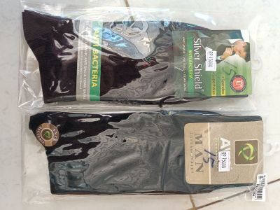 Kaos kaki kerja cowo
