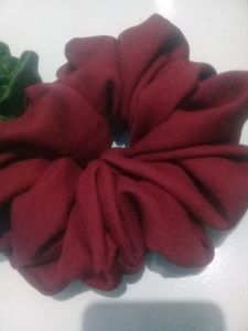 Ikat rambut scrunchie viral