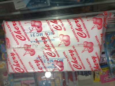 Plastik es lilin kecil