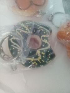 Gantungan squishi donat