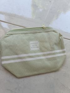 Pouch alat tulis 