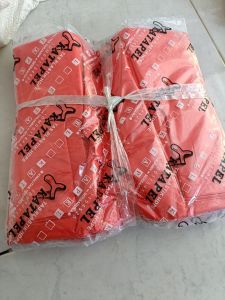 Plastik merah ketapel