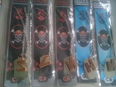 Kalung rantai huruf