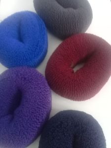 Ikat rambut donat tanggung