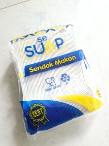 Sendok makan putih sesuap