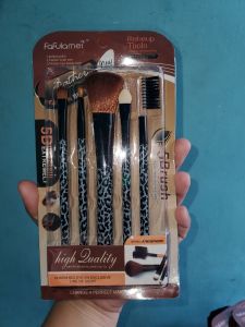 Makeup tools