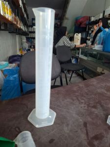 Gelas ukur 100 mili