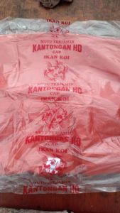 Plastik asoy hd cap ikan koi UK 45 ( jumbo ). Kantongan plastik cap ikan koi. Kantongan plastik hd
